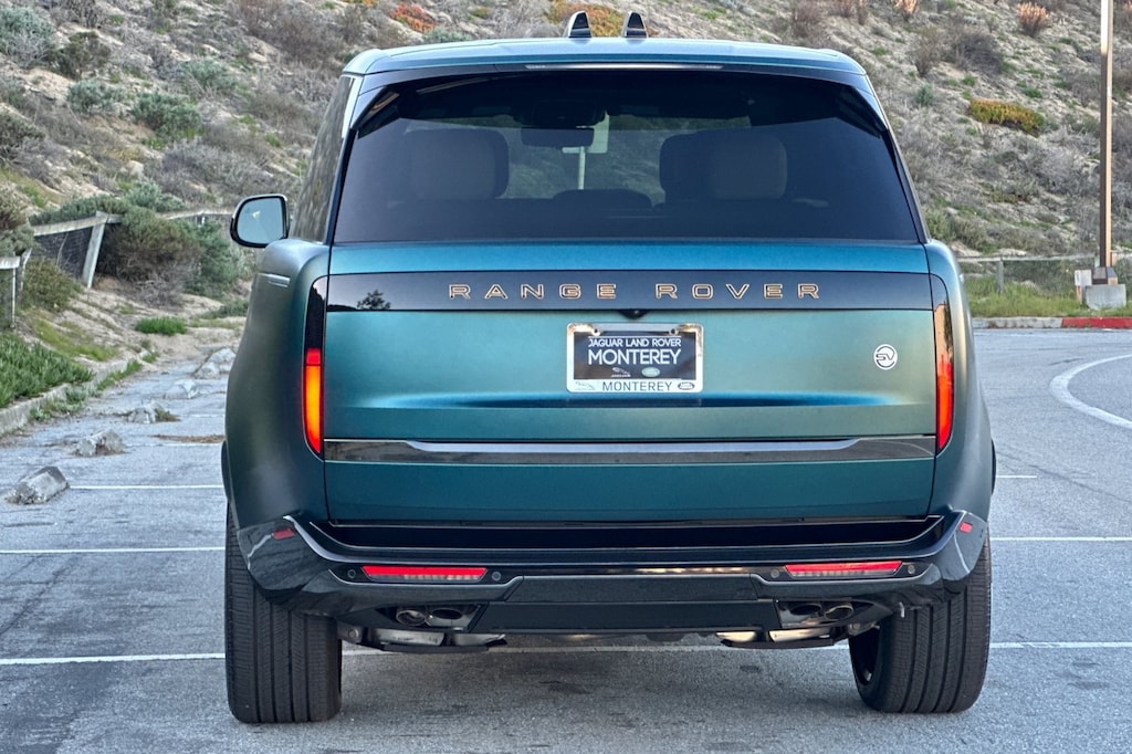 New 2025 Land Rover Range Rover SV Signature Suite SUV