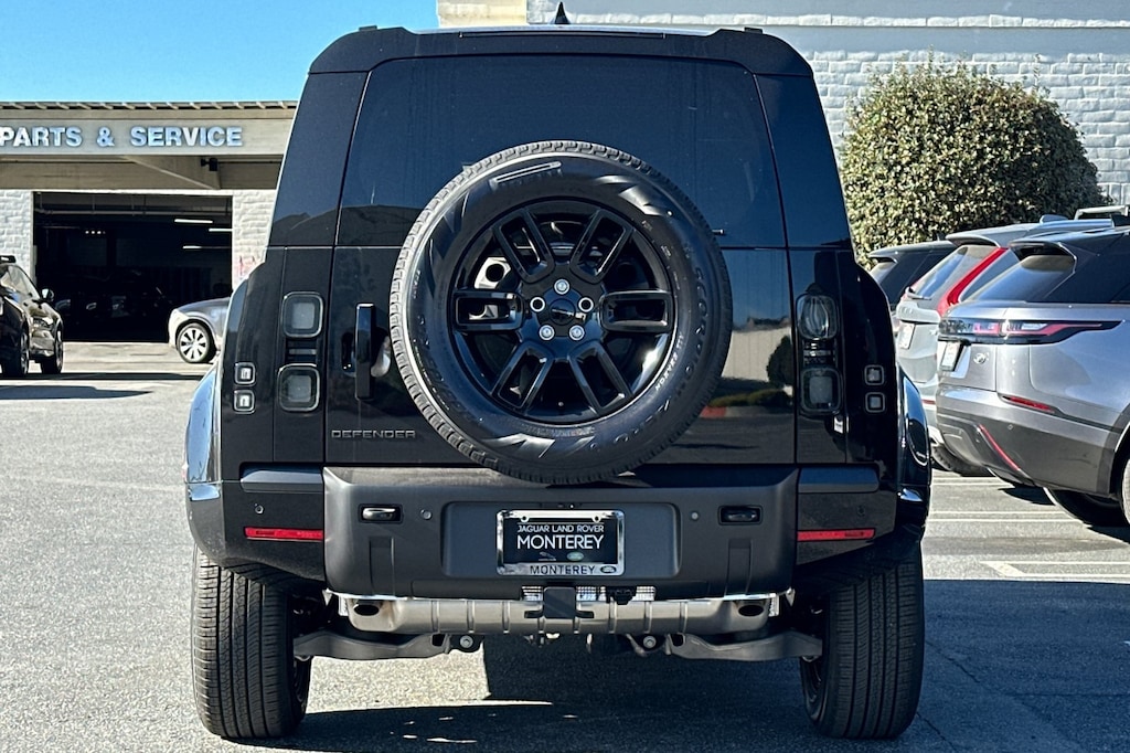 New 2026 Land Rover Defender 110 400PS X-Dynamic SE SUV