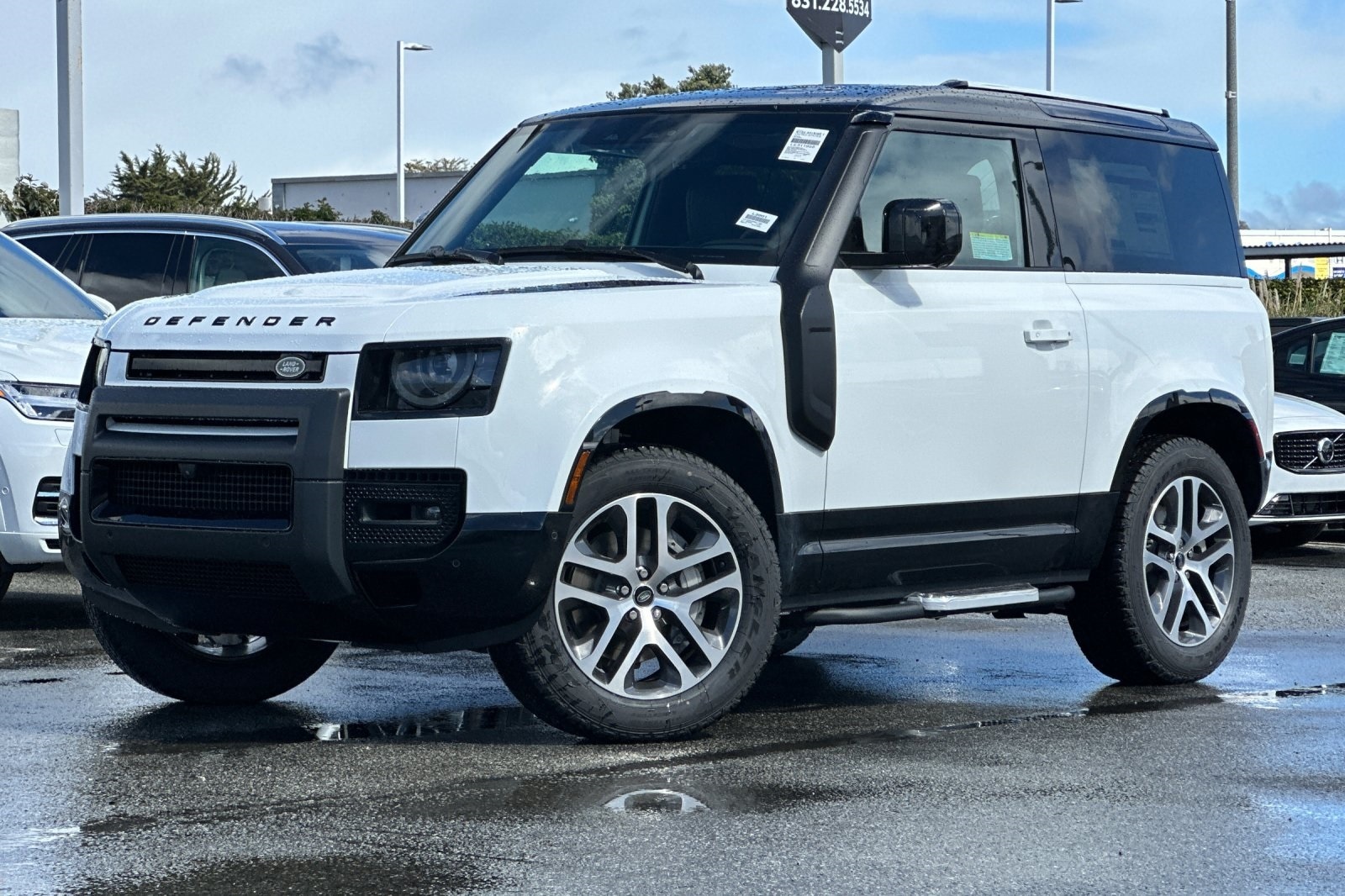 2024 Land Rover Defender X-Dynamic SE's photo