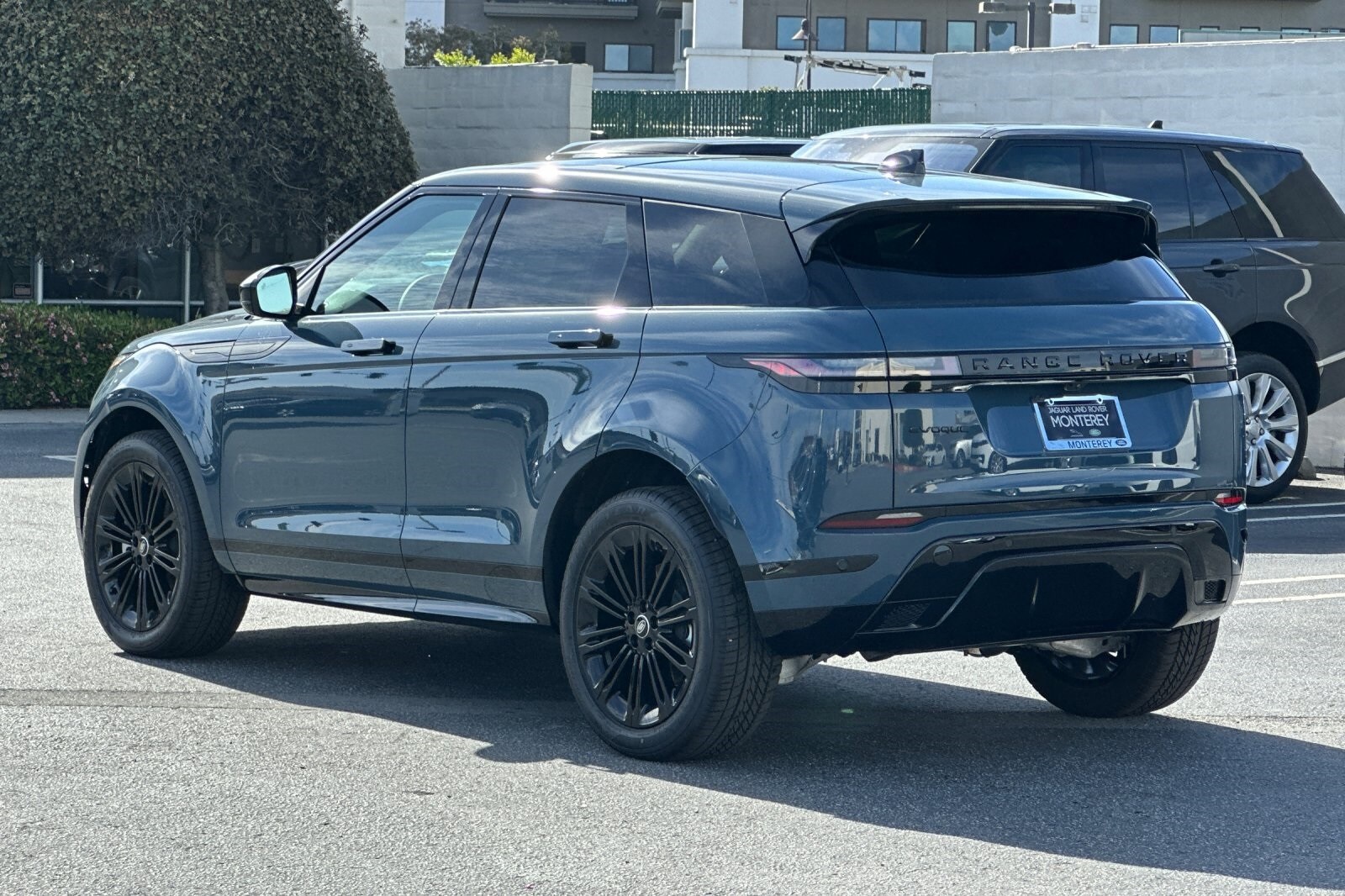 2024 Land Rover Range Rover Evoque photo 3
