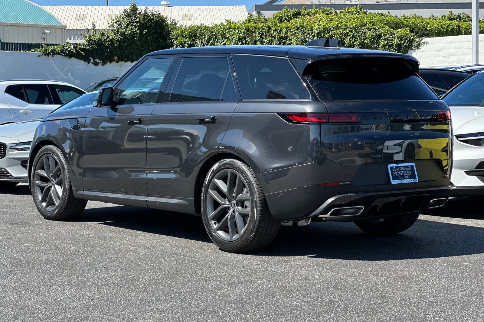 2025 Land Rover Range Rover Sport SE photo 2