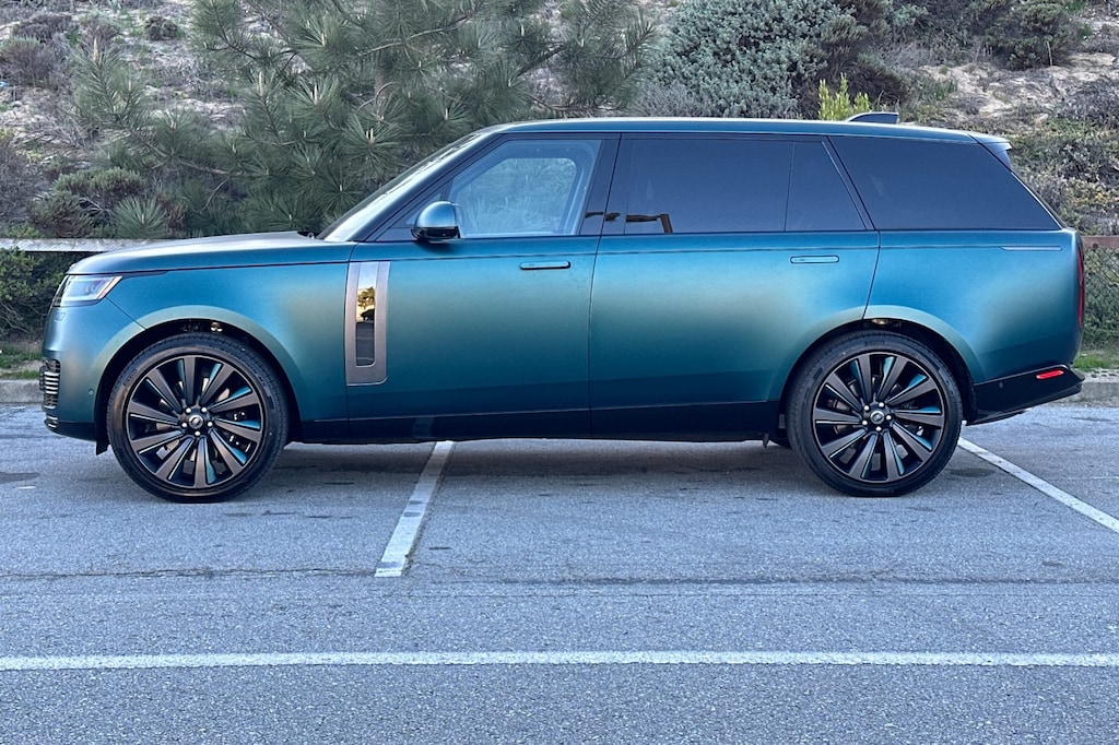 New 2025 Land Rover Range Rover SV Signature Suite SUV