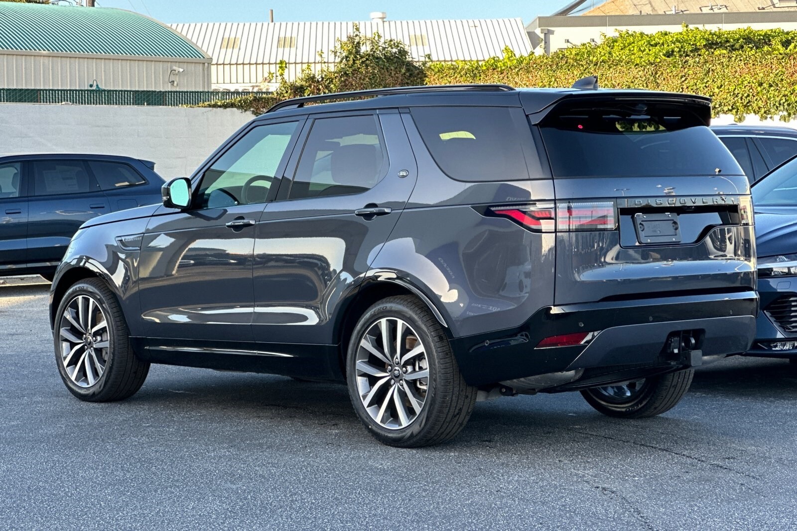 2025 Land Rover Discovery SE photo 3