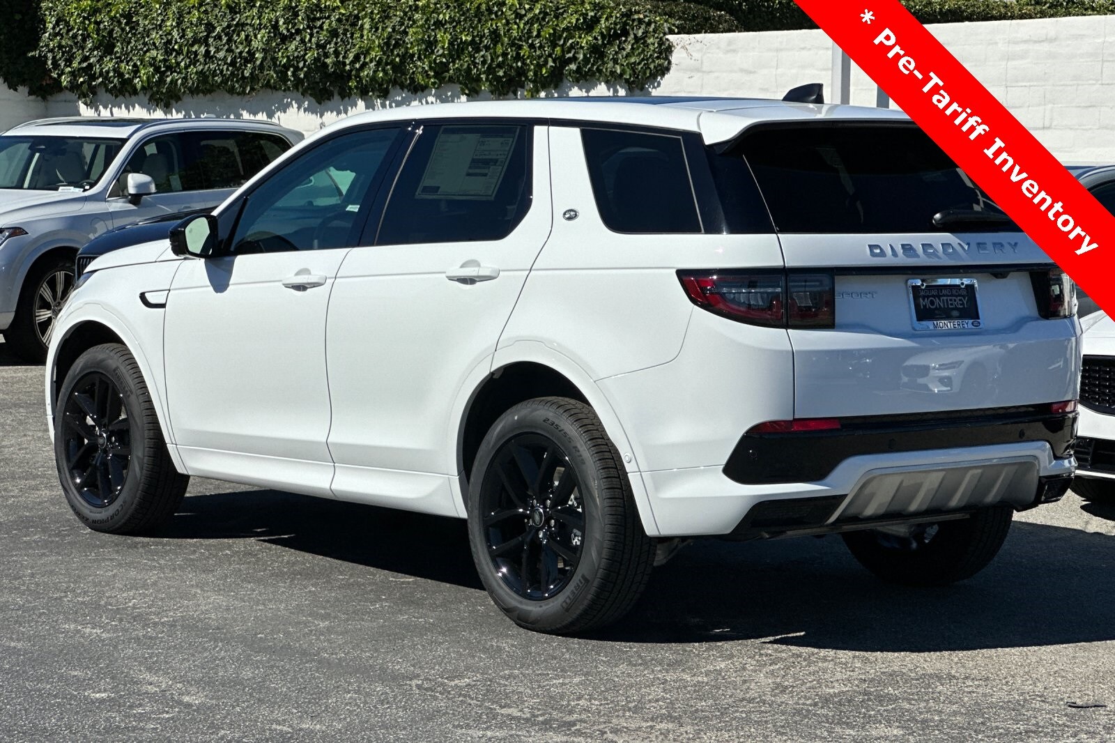 2024 Land Rover Discovery Sport S photo 2