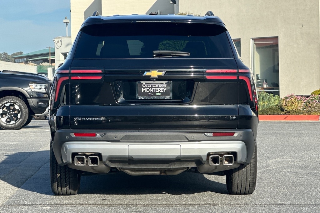 Used 2024 Chevrolet Traverse LT SUV