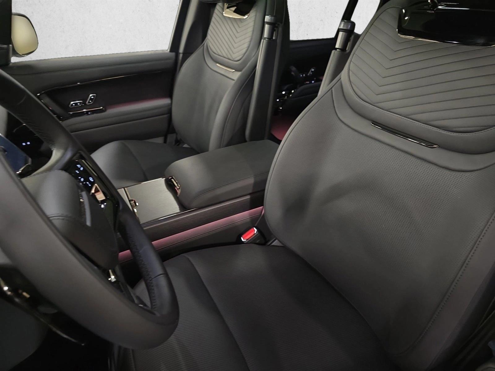 2026 Land Rover Range Rover SV Black - Photo 17
