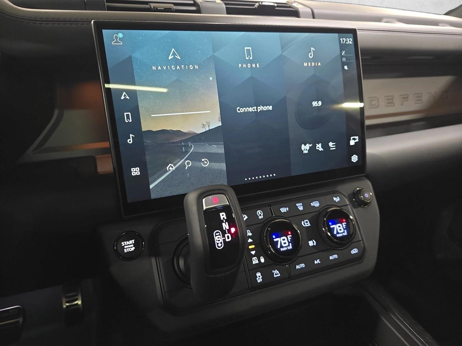 2026 Land Rover Defender OCTA - Photo 22