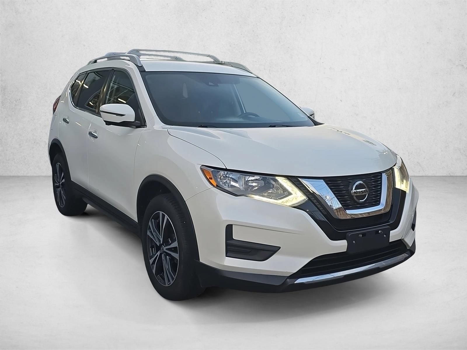 2020 Nissan Rogue SV photo 3