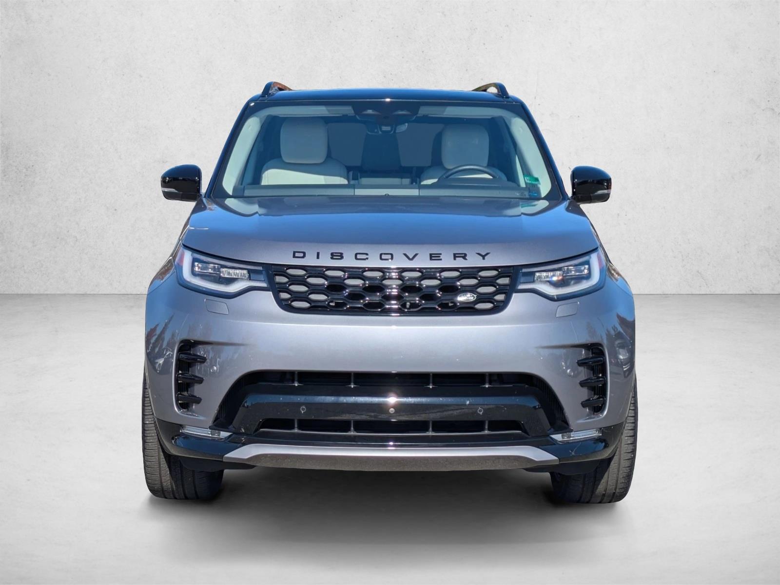 2025 Land Rover Discovery SE photo 2
