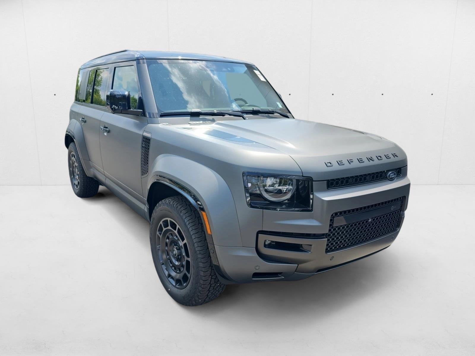 2025 Land Rover Defender 110 photo 3