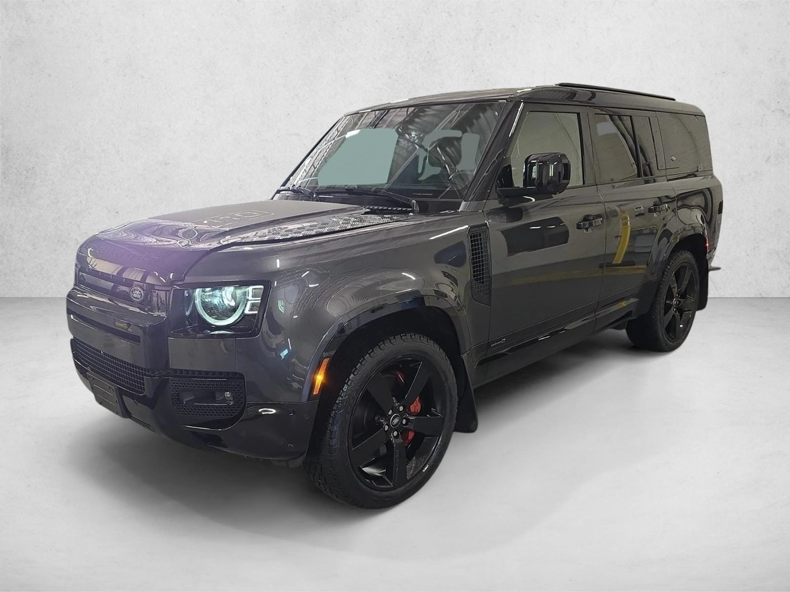2024 Land Rover Defender 130 X P400's photo