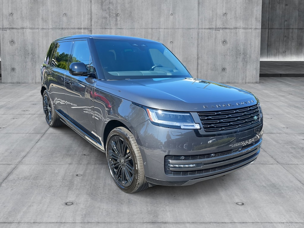 New 2025 Land Rover Range Rover SE Sport Utility