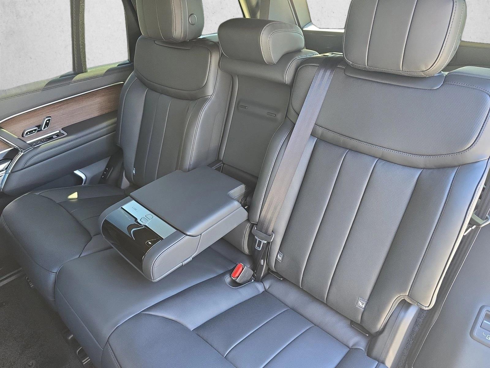 2026 Land Rover Range Rover SE - Photo 15