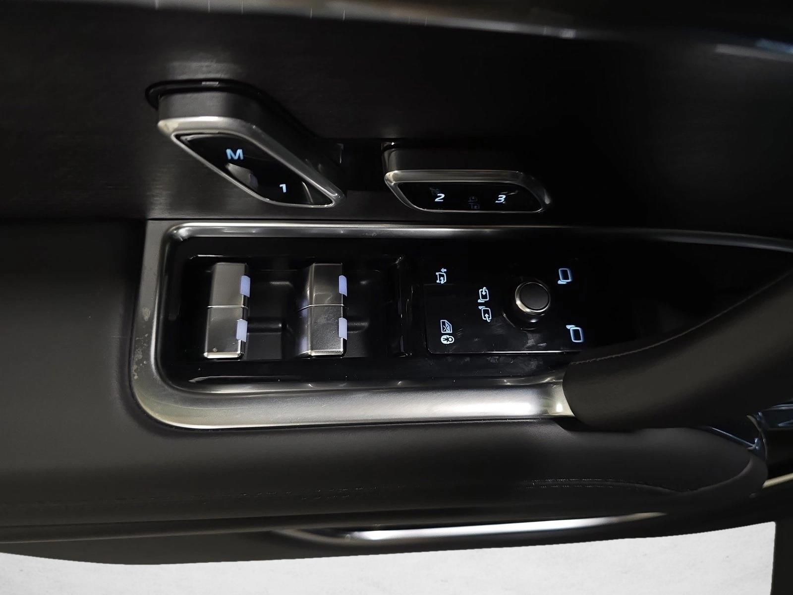 2026 Land Rover Range Rover SE - Photo 29