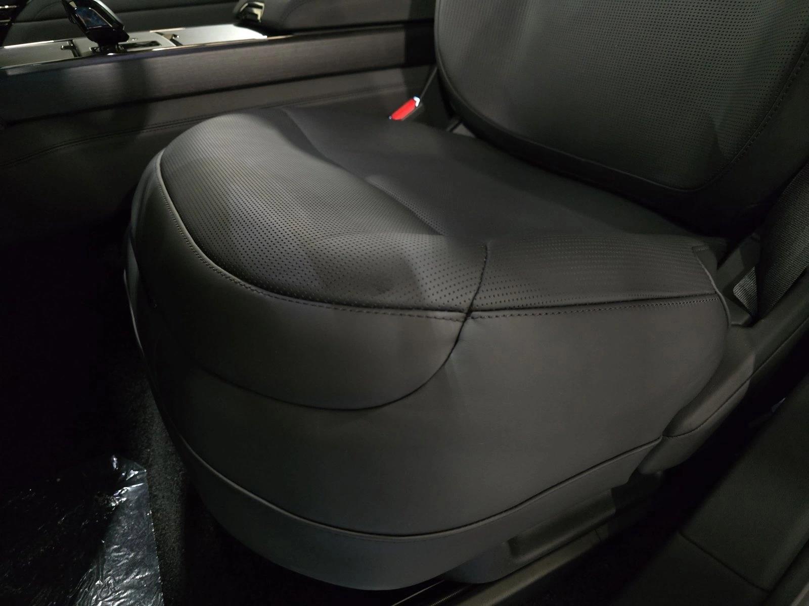 2026 Land Rover Range Rover SV Black - Photo 30