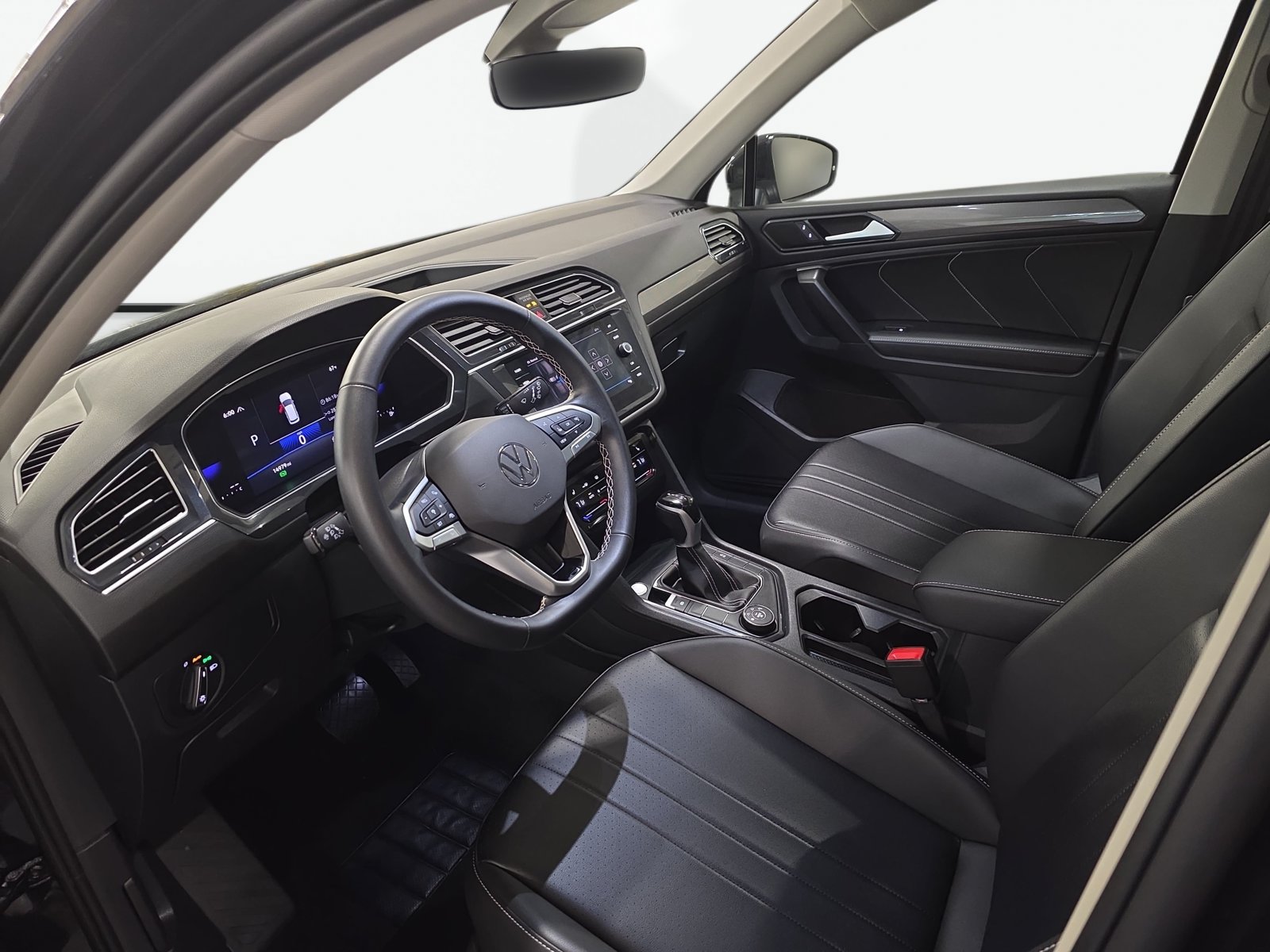 2024 Volkswagen Tiguan SE - Photo 16