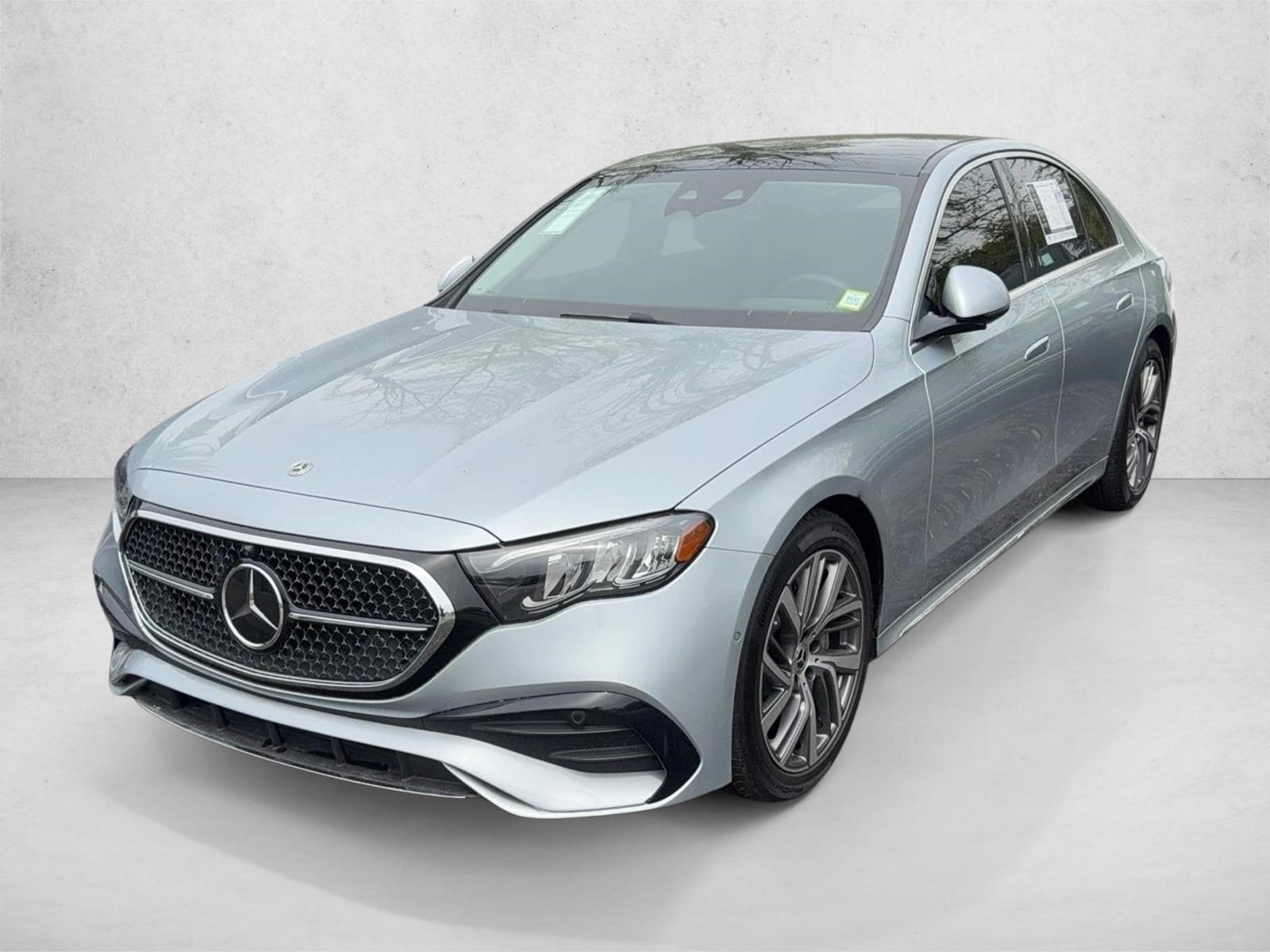 2025 Mercedes-Benz E-Class E450 4MATIC's photo