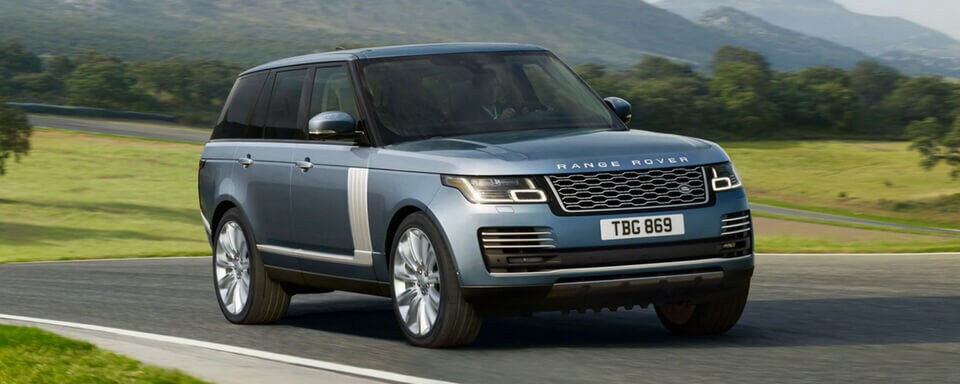 2018 Range Rover front 3/4 view