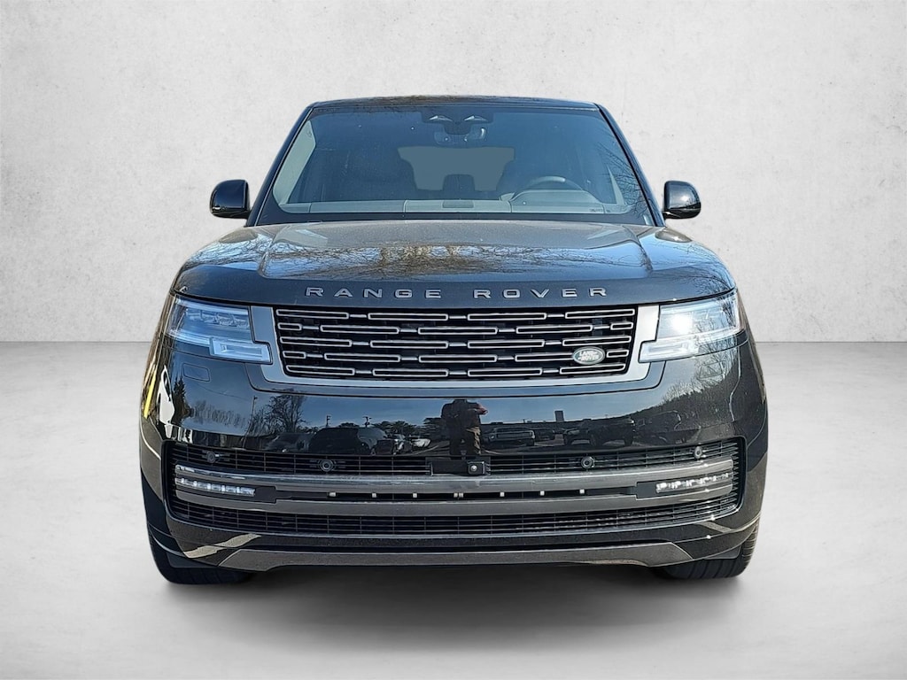 New 2025 Land Rover Range Rover SE Sport Utility
