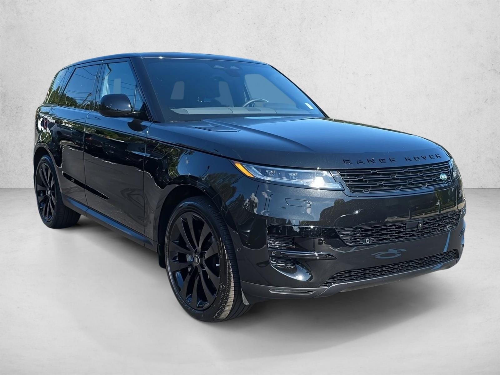 2025 Land Rover Range Rover Sport SE photo 3