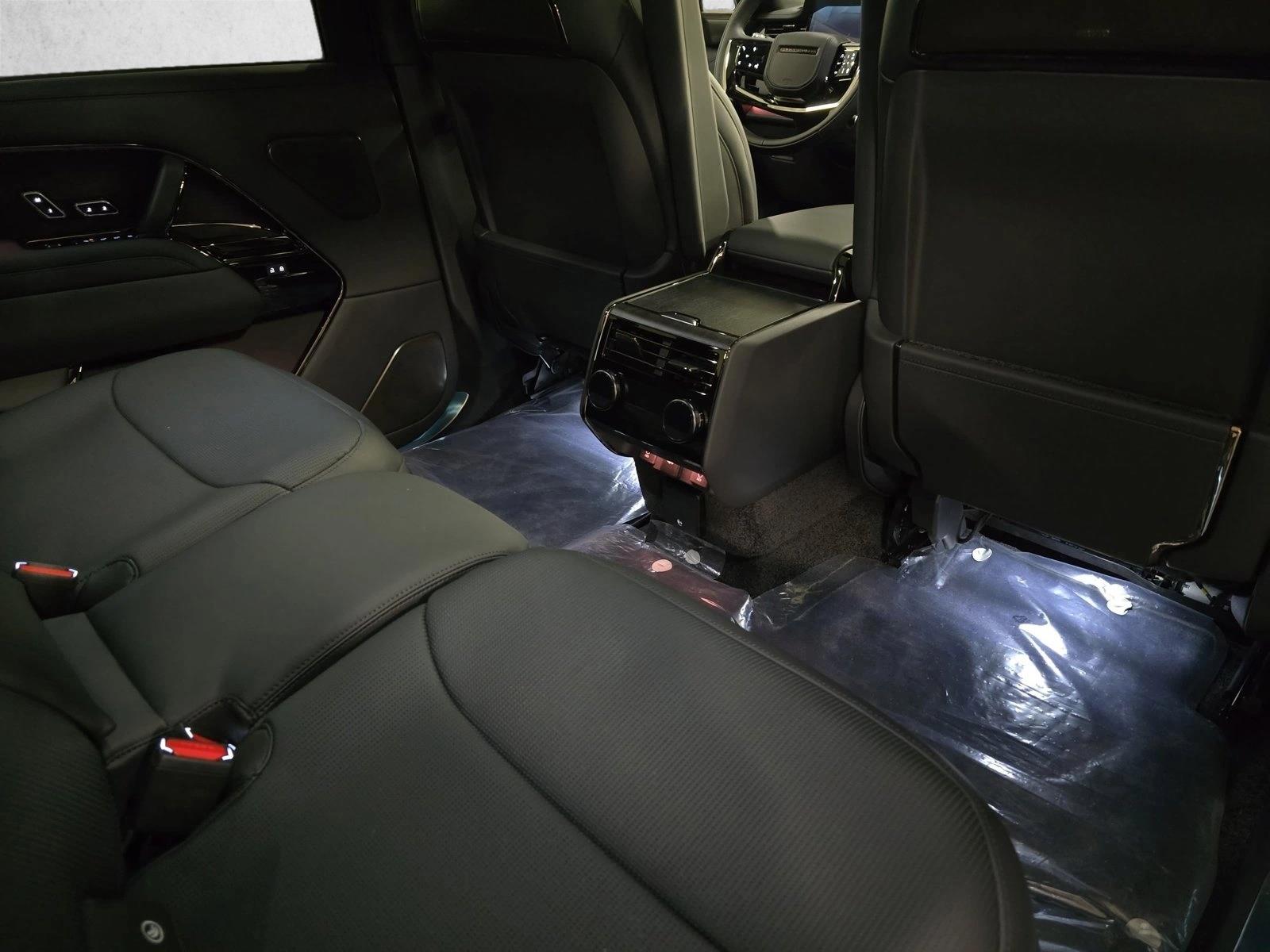 2026 Land Rover Range Rover SV Black - Photo 11