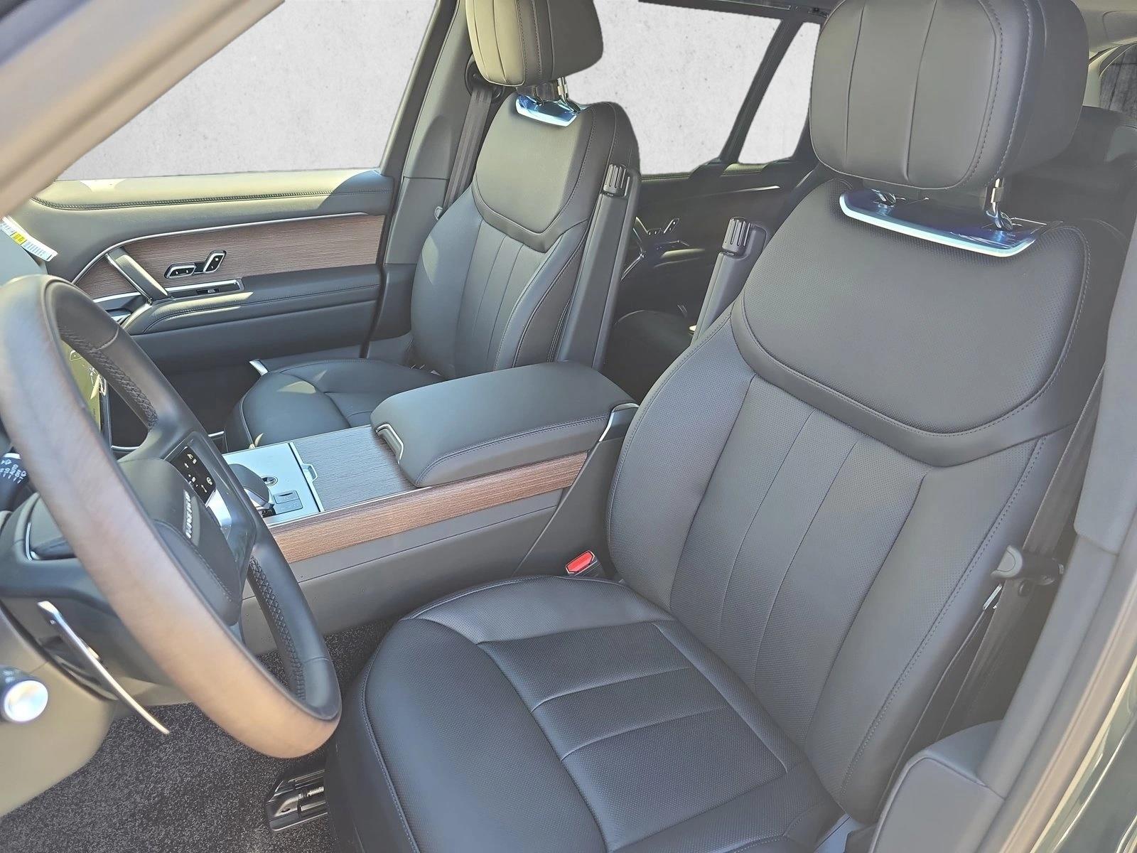 2026 Land Rover Range Rover SE - Photo 16