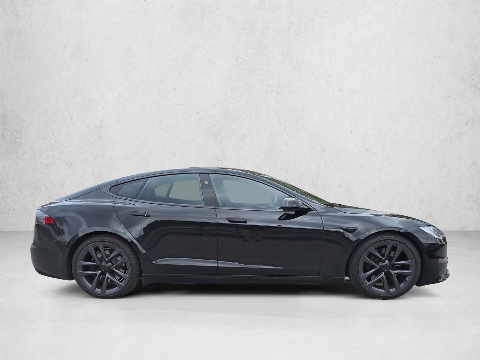 2022 Tesla Model S Plaid photo 4