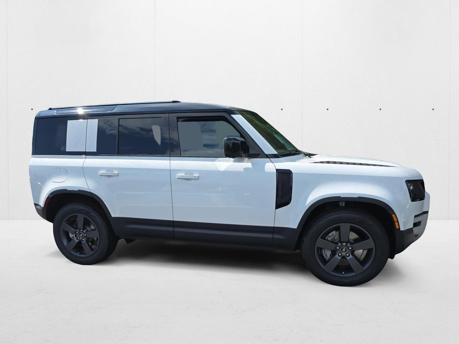 2025 Land Rover Defender 110 S photo 4