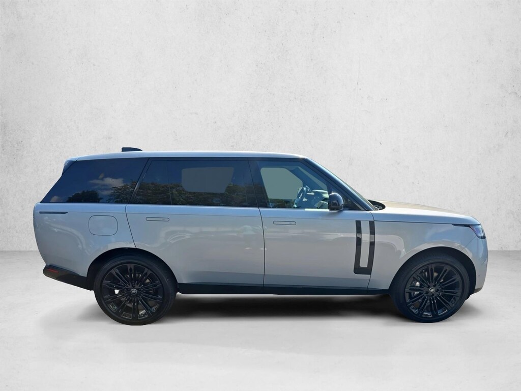 New 2025 Land Rover Range Rover SE Sport Utility