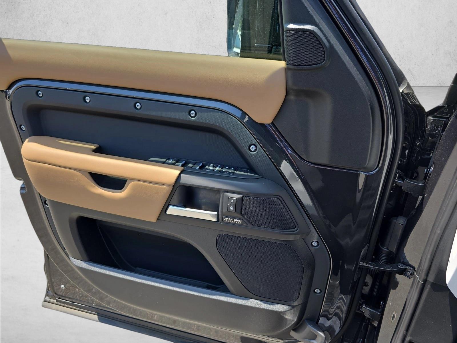 2026 Land Rover Defender X-Dynamic SE - Photo 27
