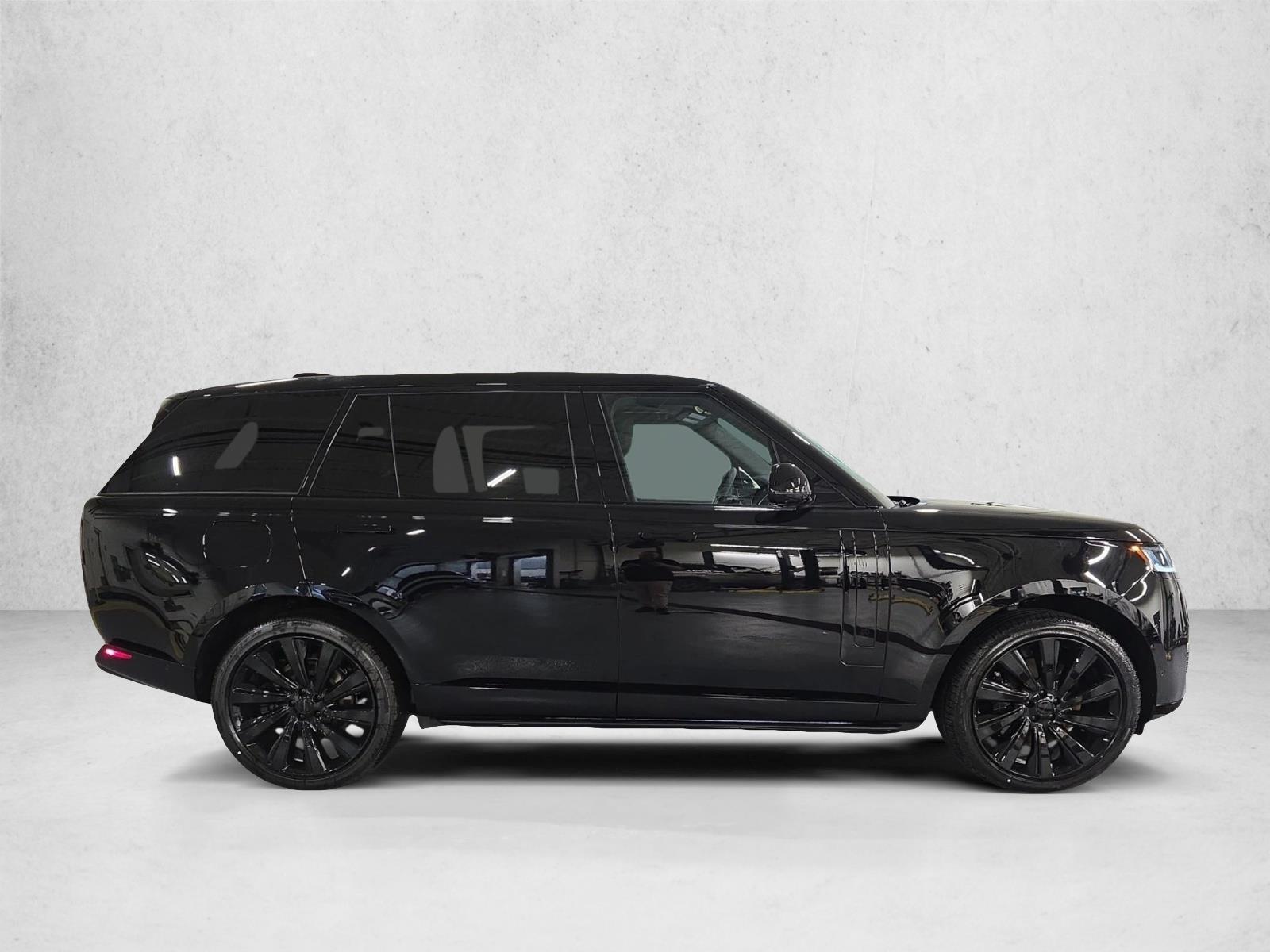 2026 Land Rover Range Rover SV Black - Photo 4