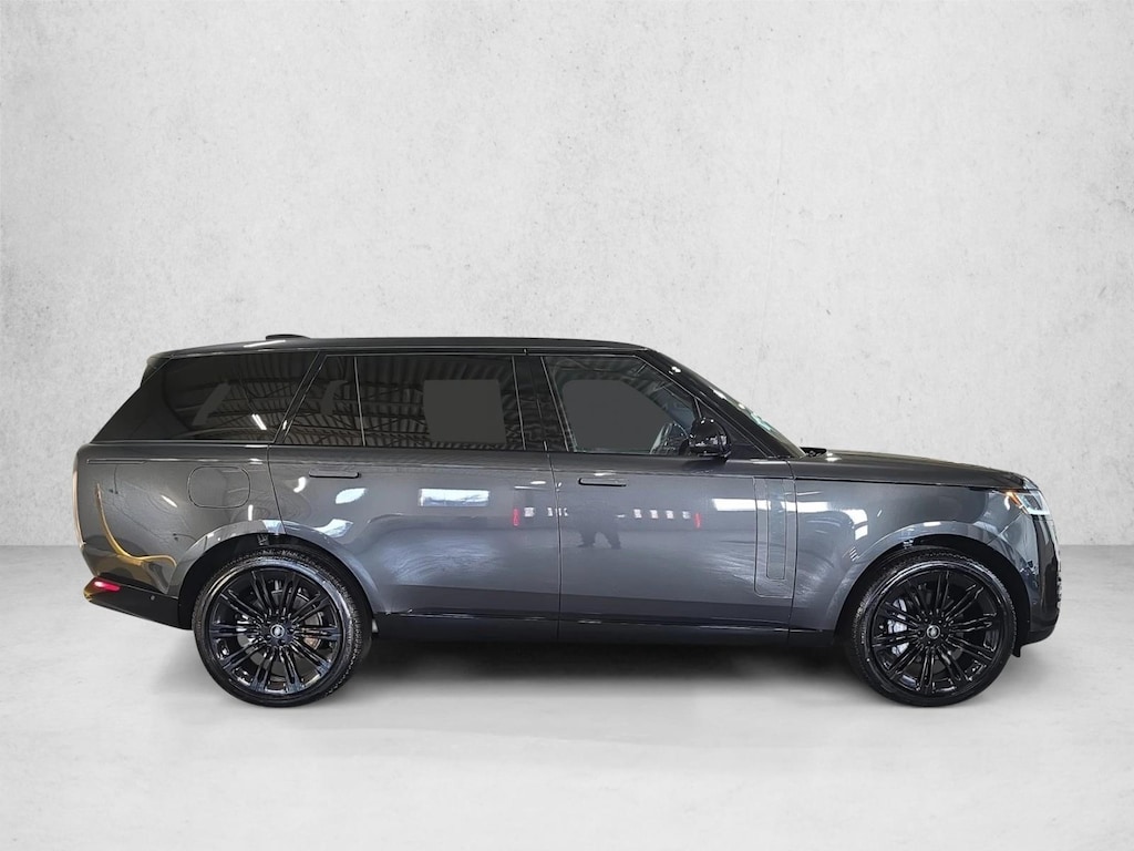 New 2025 Land Rover Range Rover SE Sport Utility