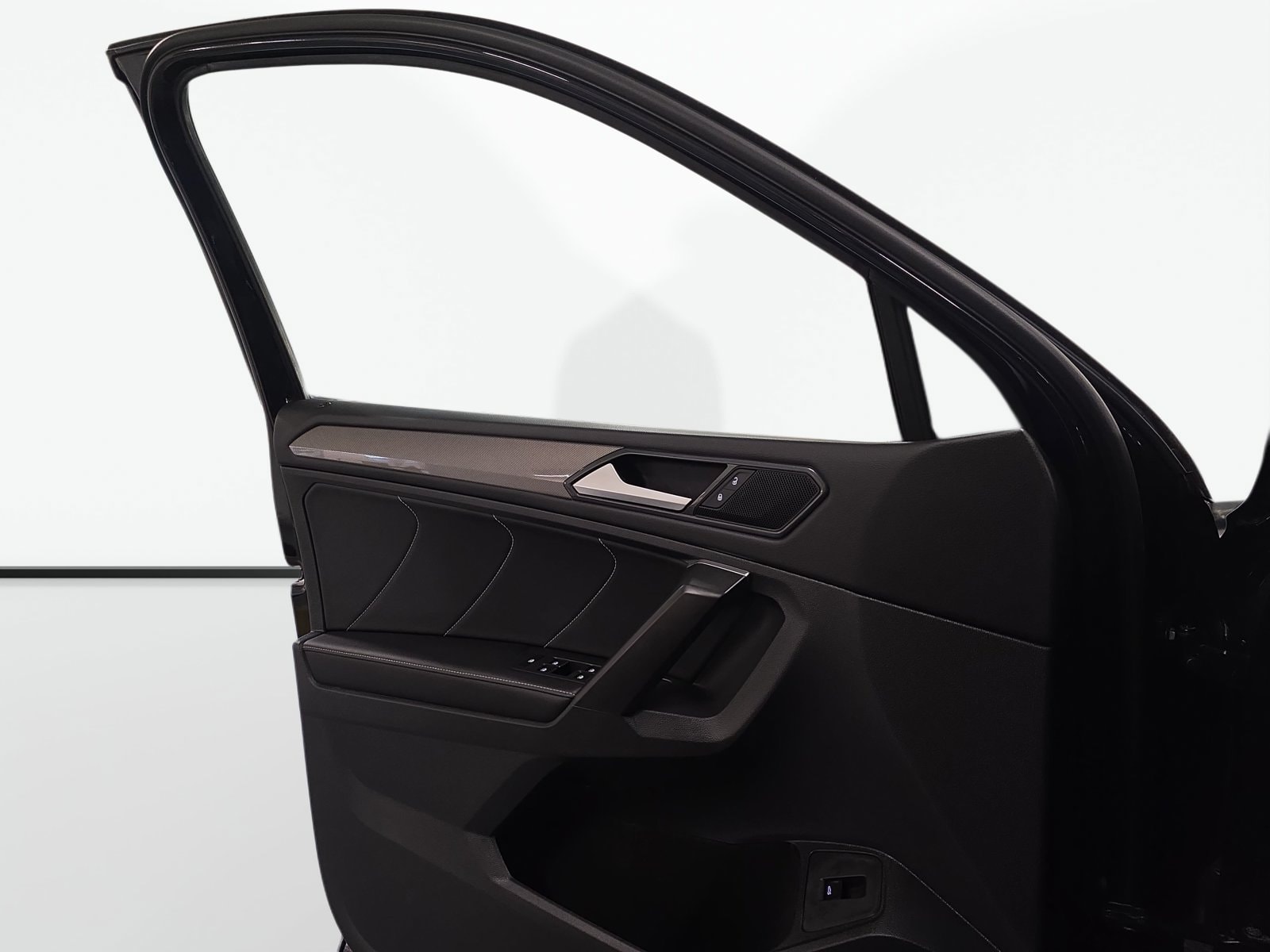 2024 Volkswagen Tiguan SE - Photo 27
