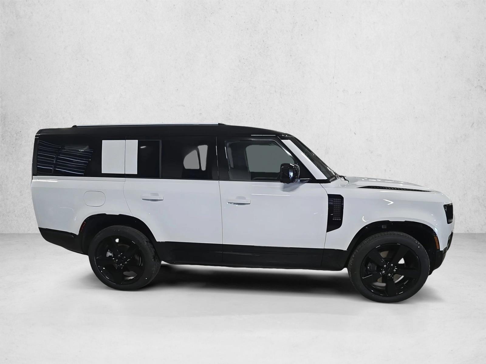 2026 Land Rover Defender X-Dynamic SE - Photo 4