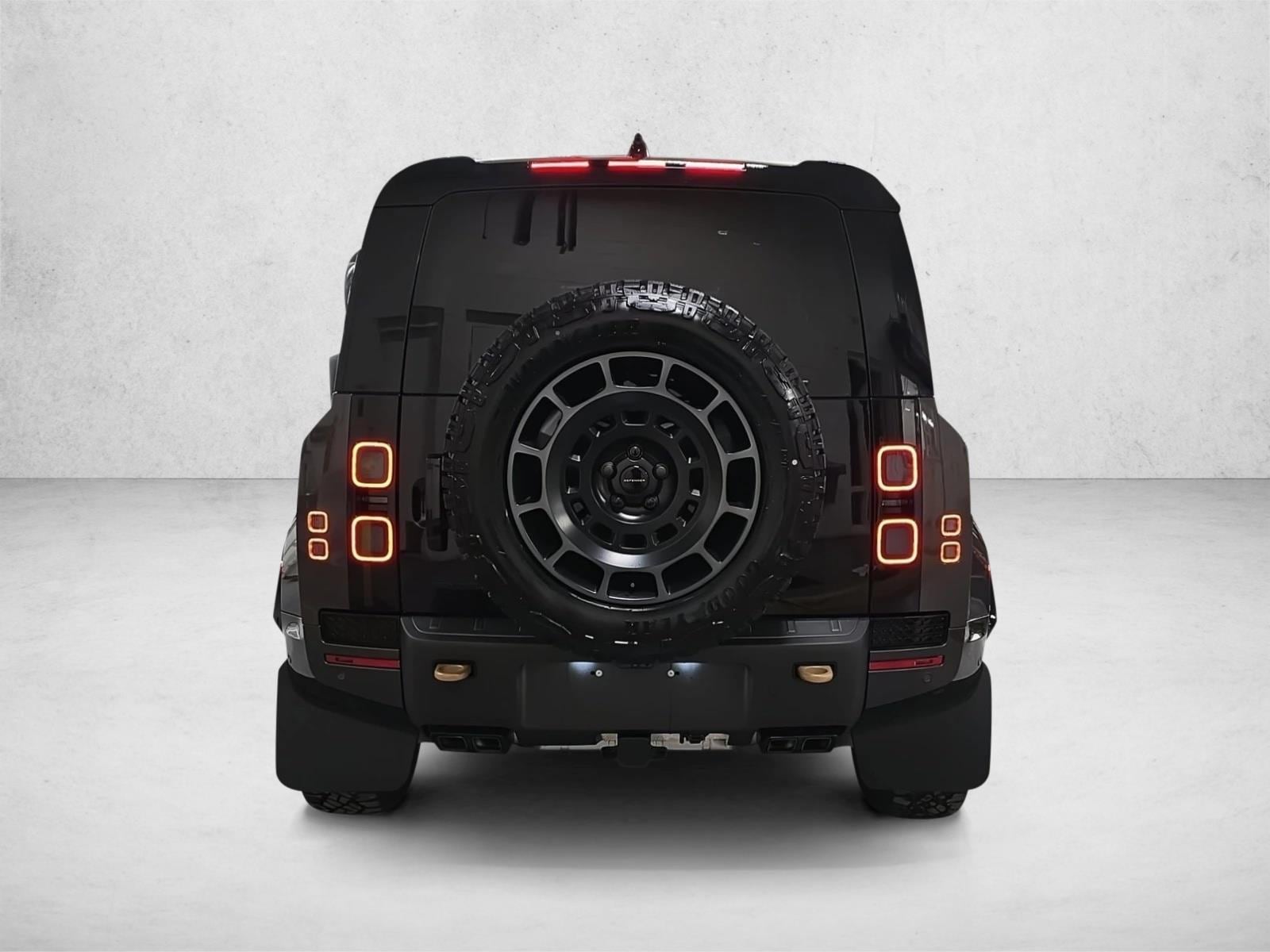 2026 Land Rover Defender OCTA - Photo 6