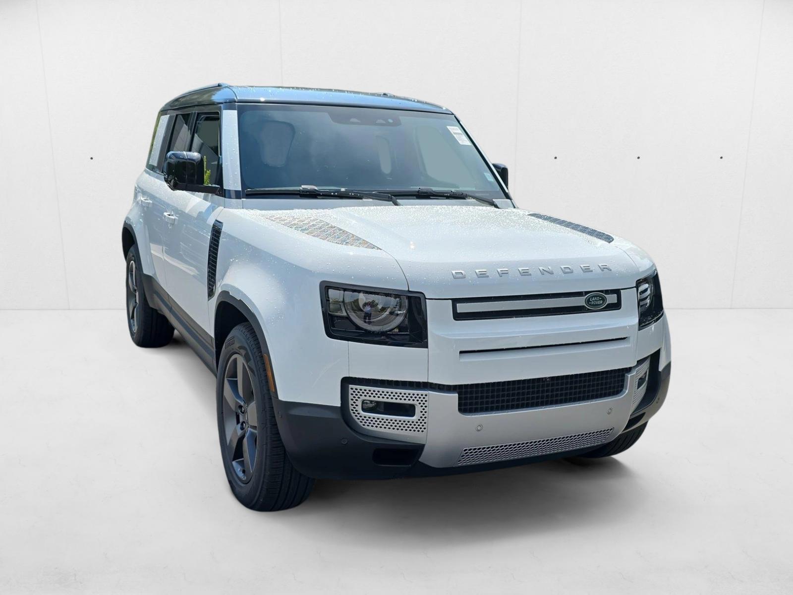 2025 Land Rover Defender 110 S photo 3