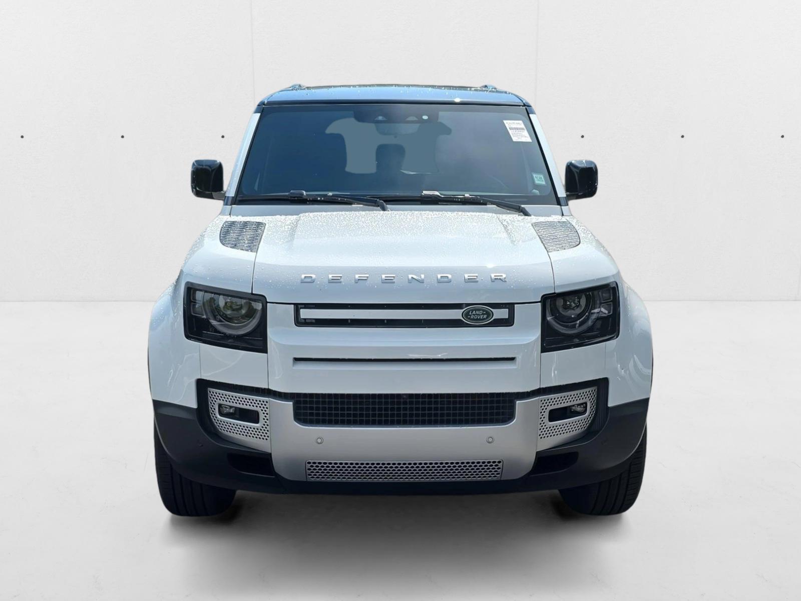 2025 Land Rover Defender 110 S photo 2