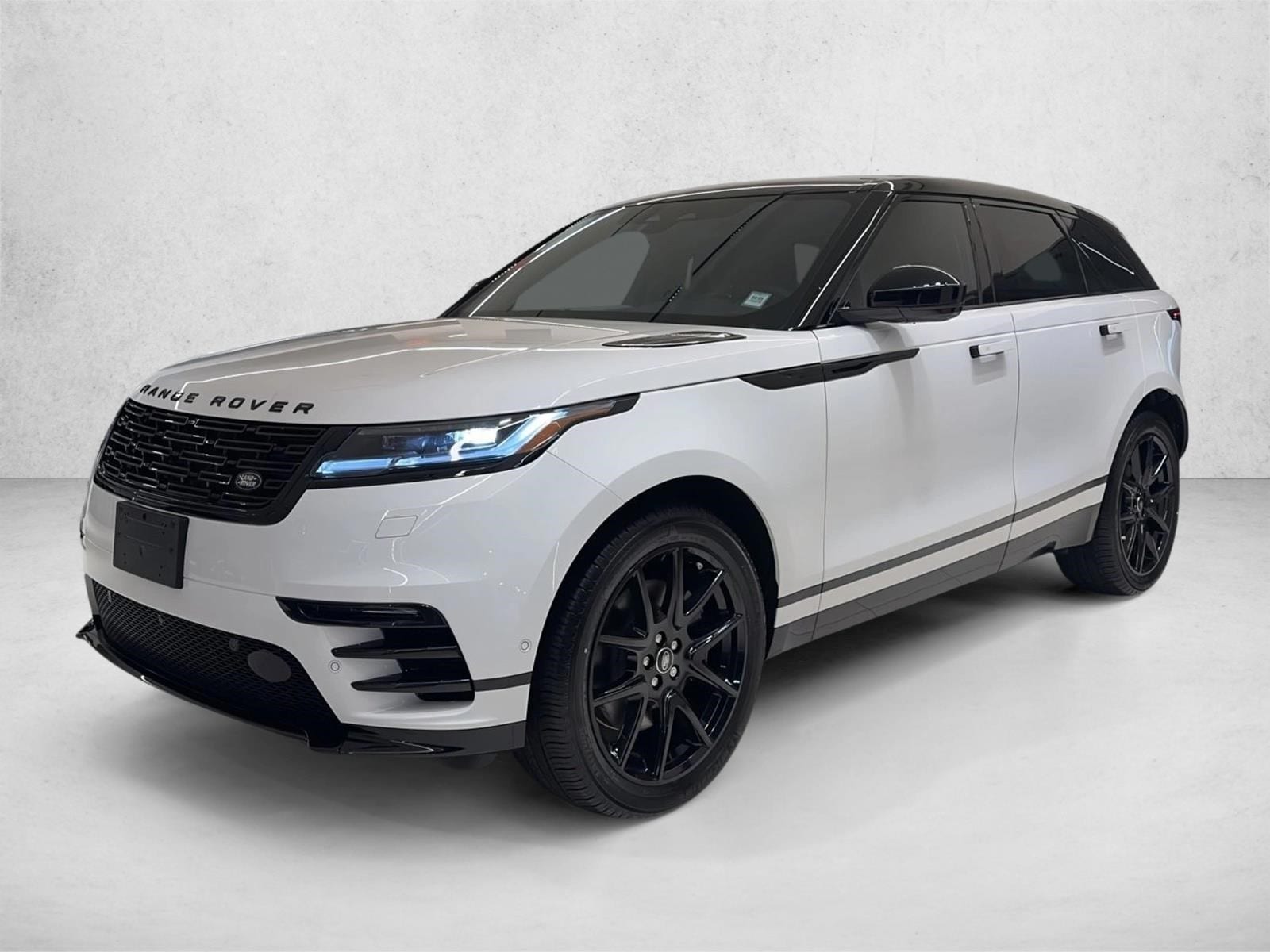 2026 Land Rover Range Rover Velar Dynamic SE's photo