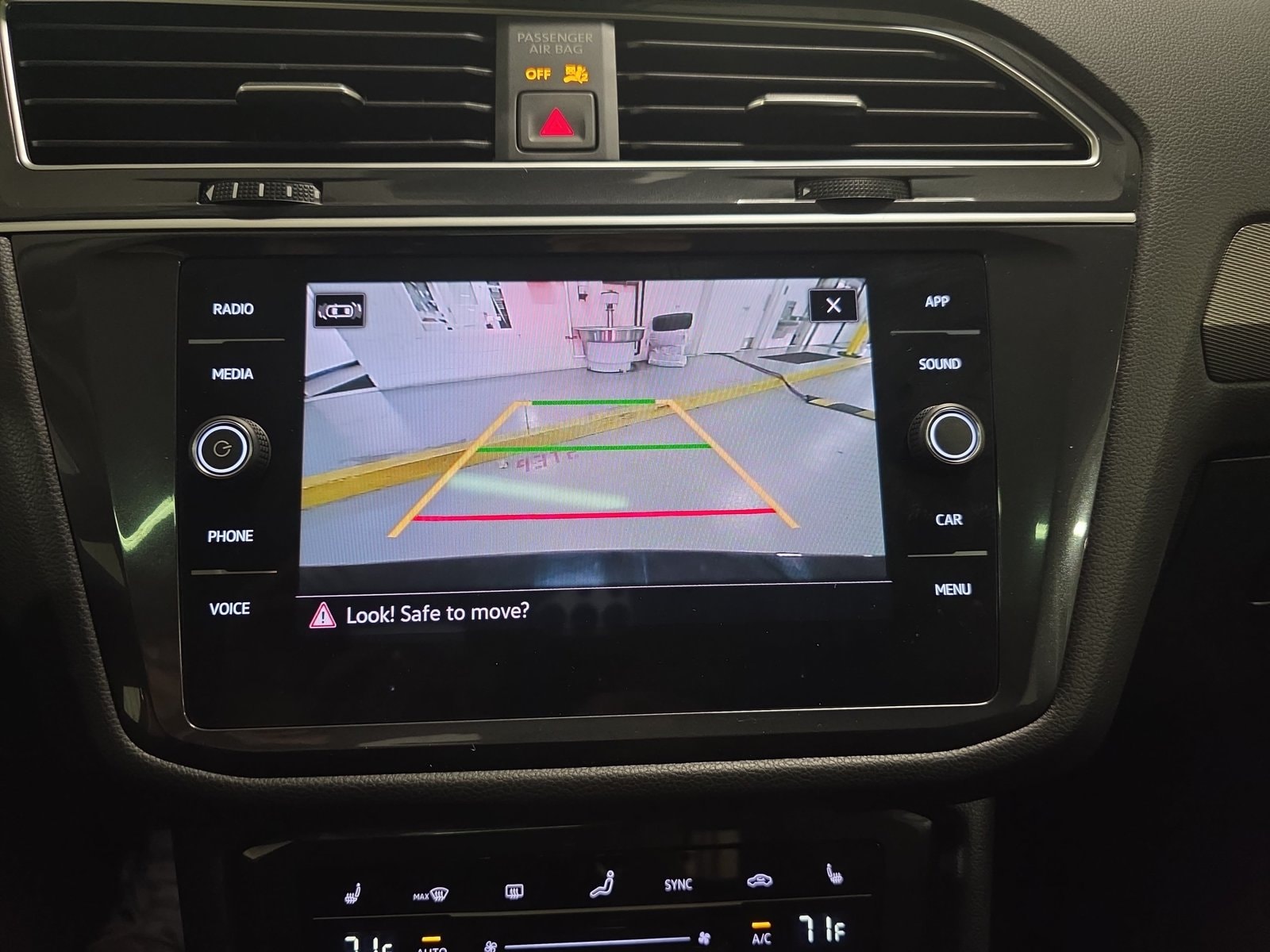 2024 Volkswagen Tiguan SE - Photo 23