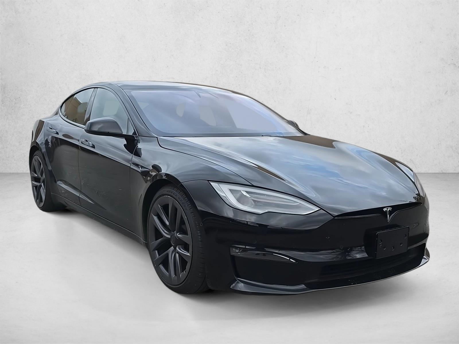 2022 Tesla Model S Plaid photo 3