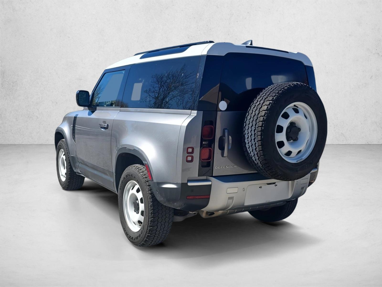2022 Land Rover Defender 90 S photo 3
