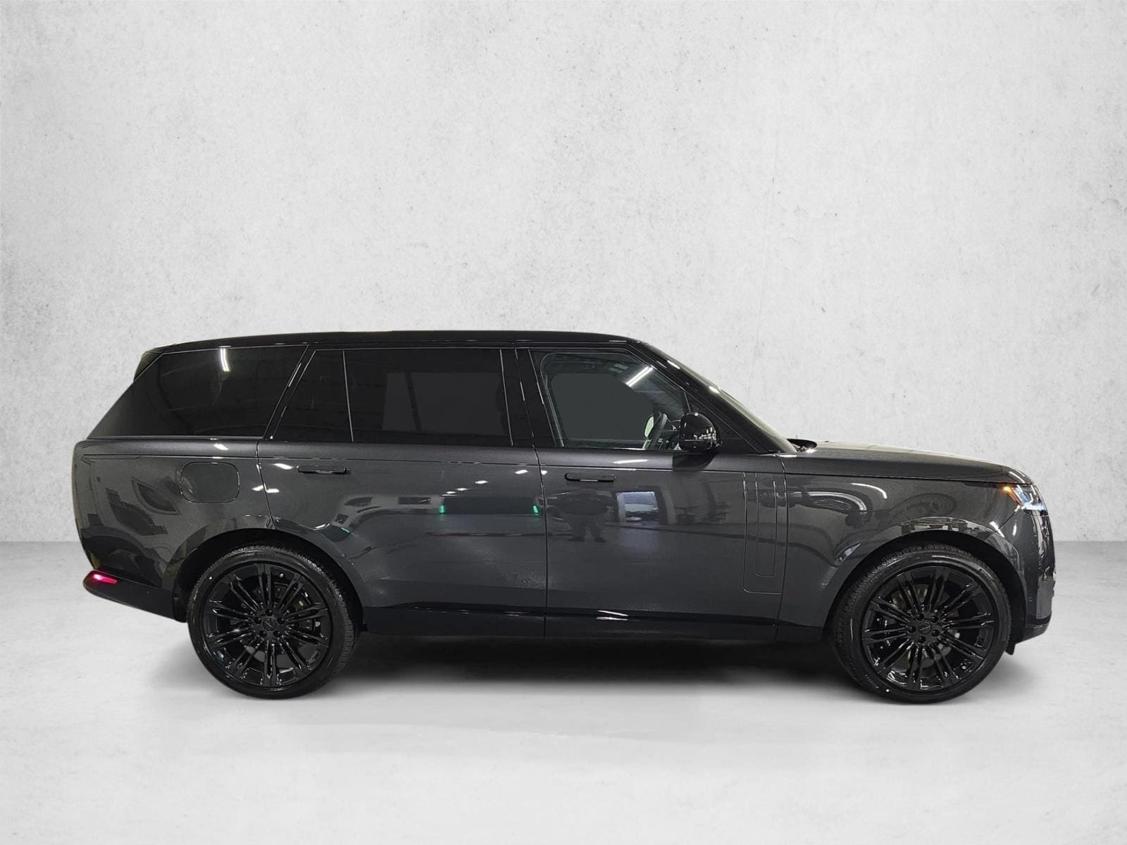 2026 Land Rover Range Rover SE - Photo 4