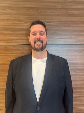 Staff member Michael Kenney  from ID_4b7dc15b53d3