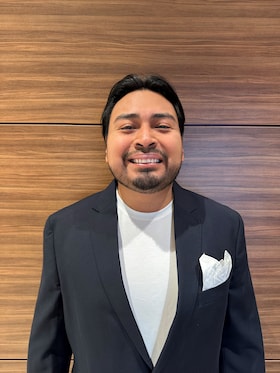 Staff member Erik Pina from ID_c5937cc11d66