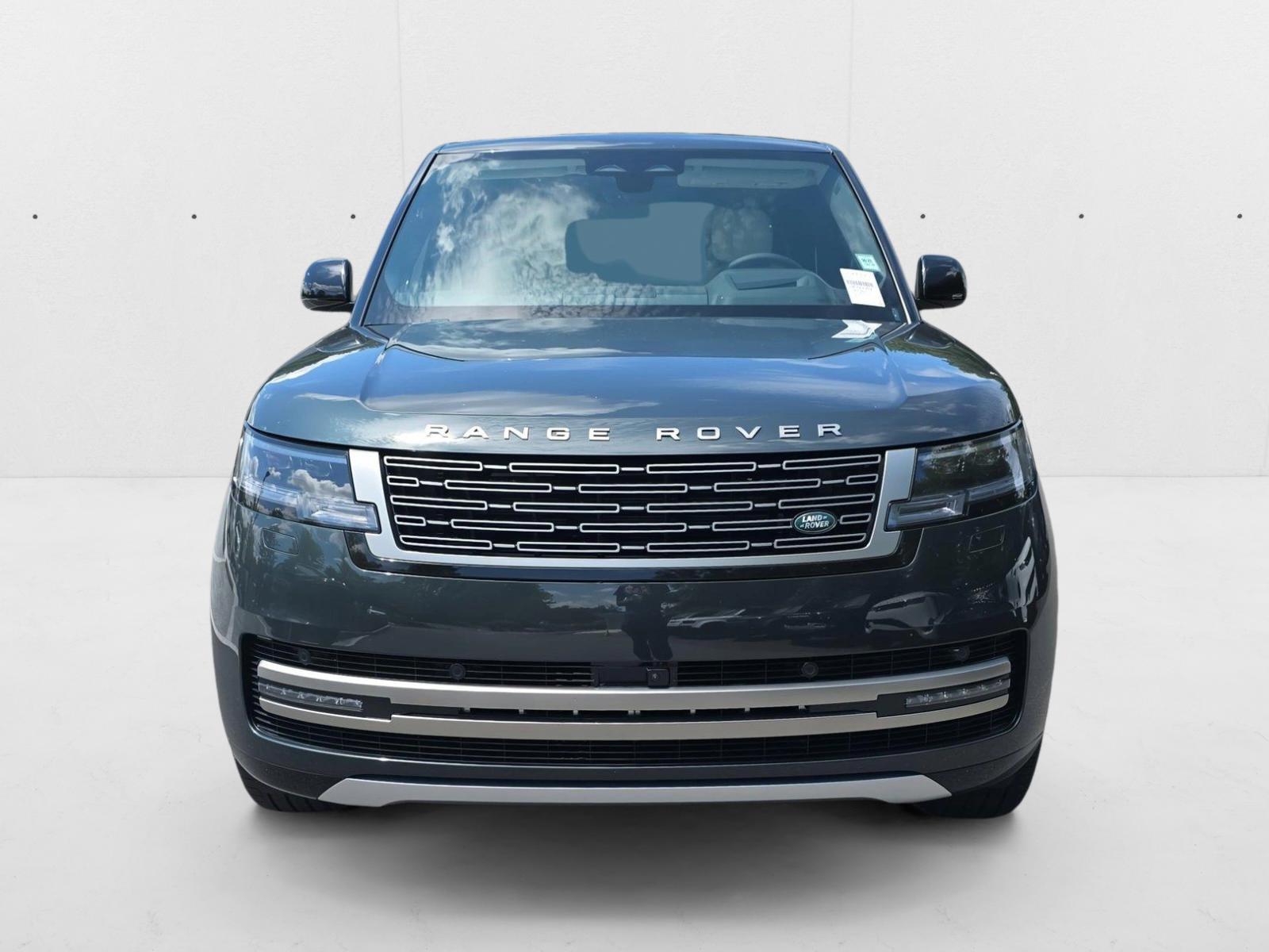 2025 Land Rover Range Rover SE photo 2
