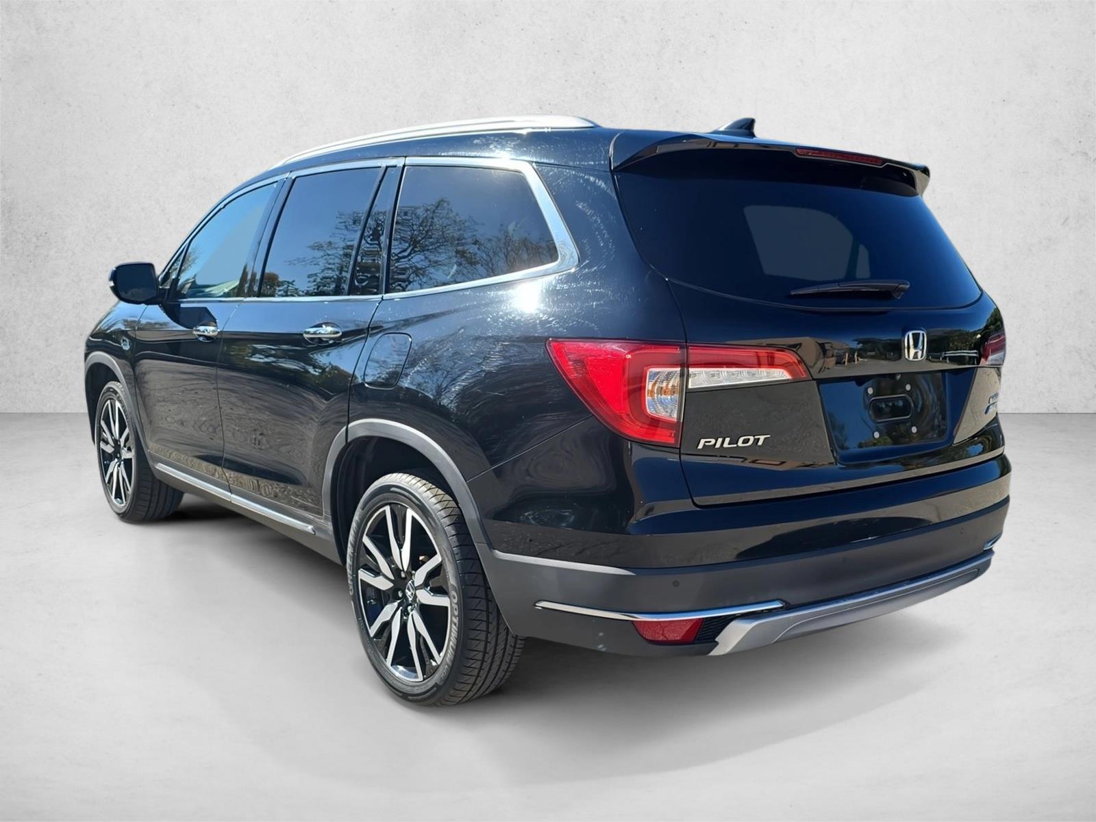 2021 Honda Pilot Touring photo 3