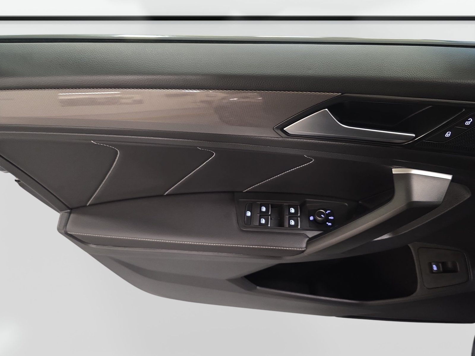 2024 Volkswagen Tiguan SE - Photo 28