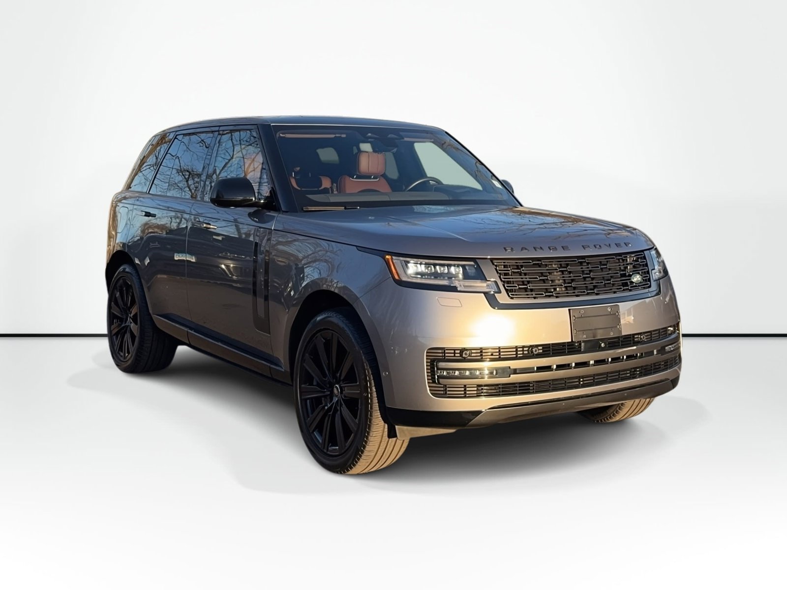 2025 Land Rover Range Rover SE photo 2