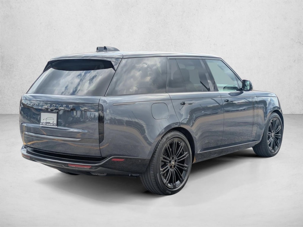 New 2025 Land Rover Range Rover SE Sport Utility