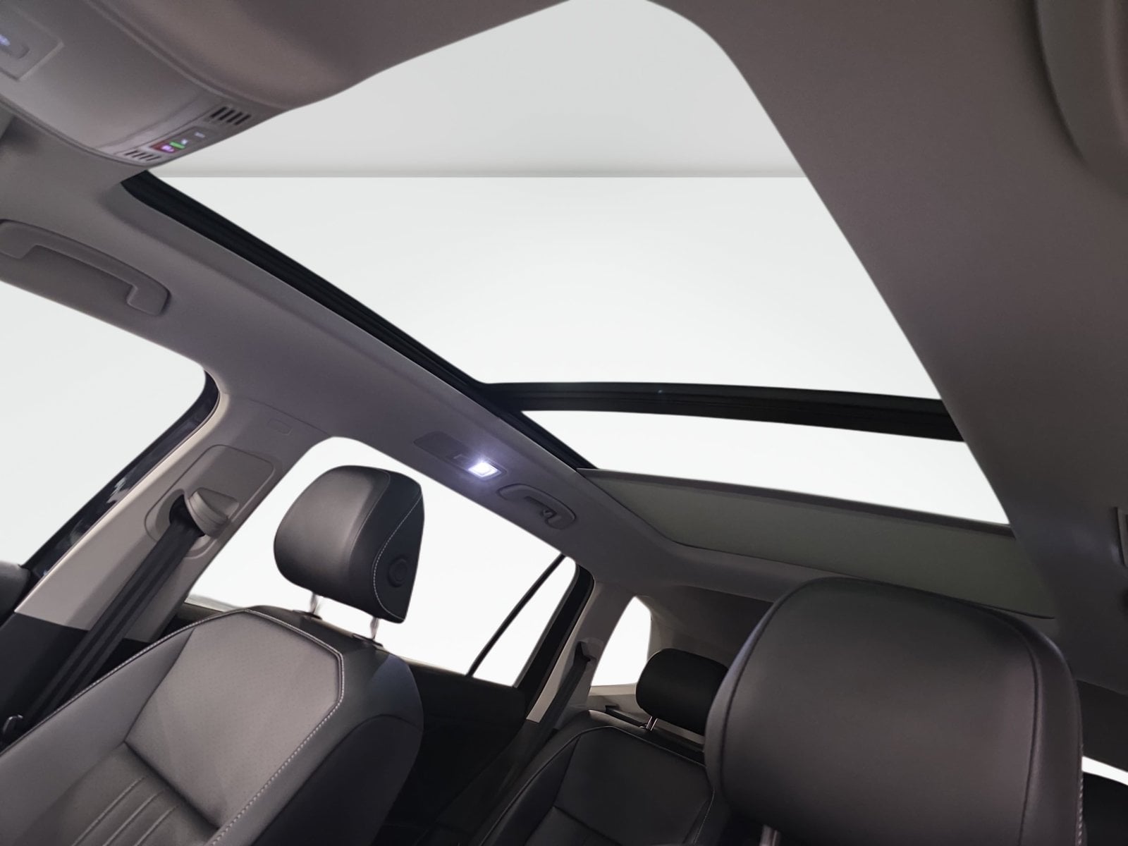 2024 Volkswagen Tiguan SE - Photo 30